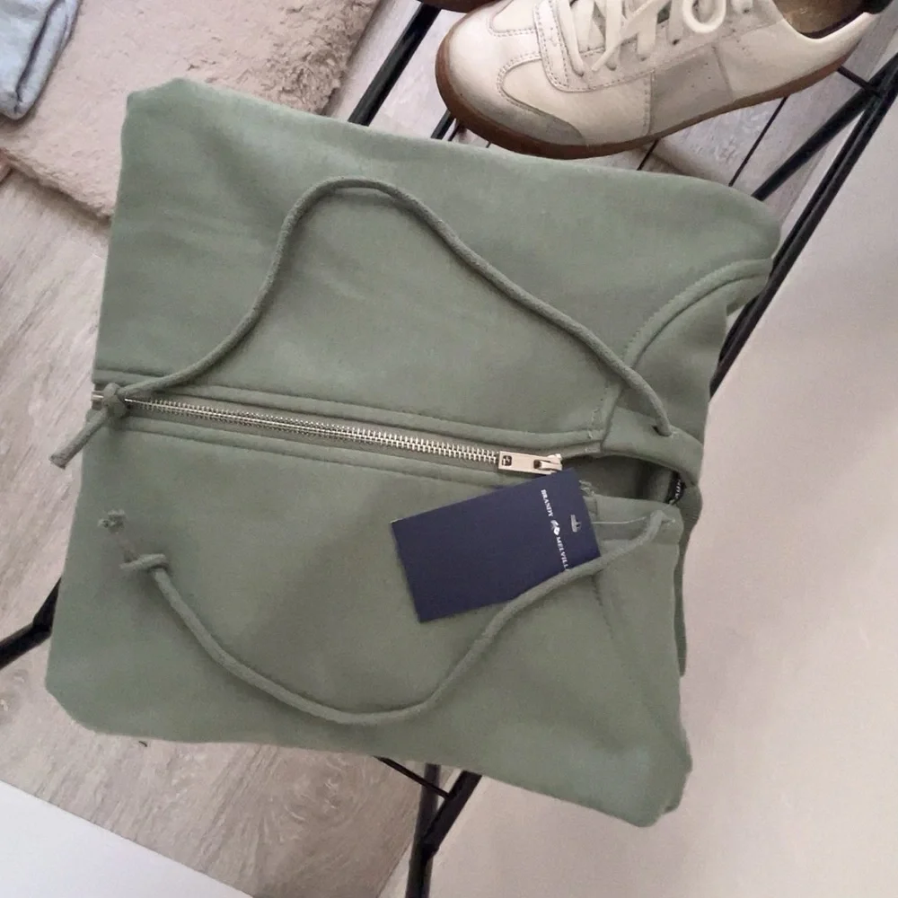 ｛Brandy❤️Melville｝Brand New Christy Hoodie/onesized fit, zip-up - Picture 6 of 10